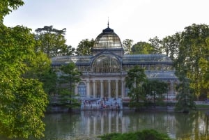 Madrid: Retiro Park Guided Tour with a Photographer