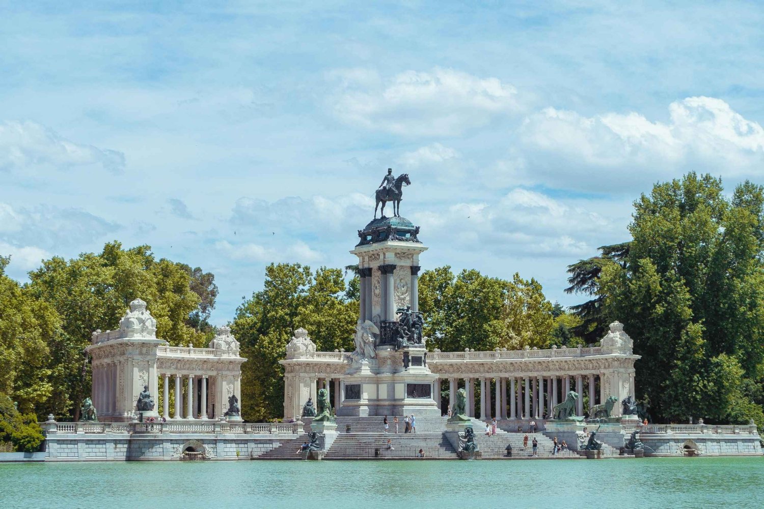 Madrid: Retiro-park wandeltour met gids en gastronomische tapas