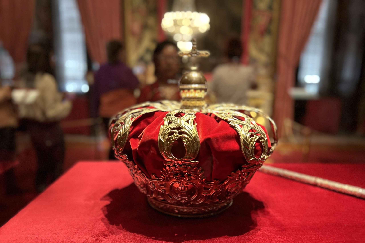 Madrid: Gemeinsame Führung durch den Königspalast