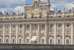 Madrid: Royal Palace Guided Tour w/ Skip-the-Line Entry