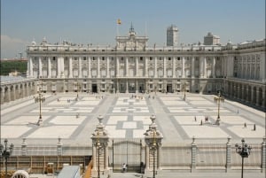 Madrid: Det kongelige palasset omvisning med hopp over køen-billett