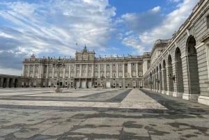 Madrid: Royal Palace Skip-the-Line Entry with Audio Guide