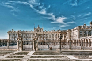 Madrid: Royal Palace Skip-the-Line Guided Museum Tour
