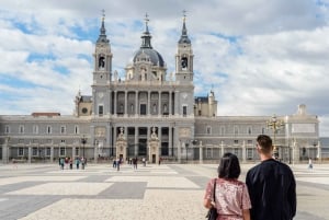Madrid: Kuninkaallinen palatsikierros ja valinnaiset kuninkaalliset kokoelmat