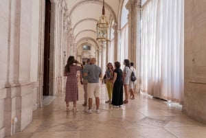 Madrid: rondleiding in kleine groep door het Koninklijk Paleis & wijnproeverij