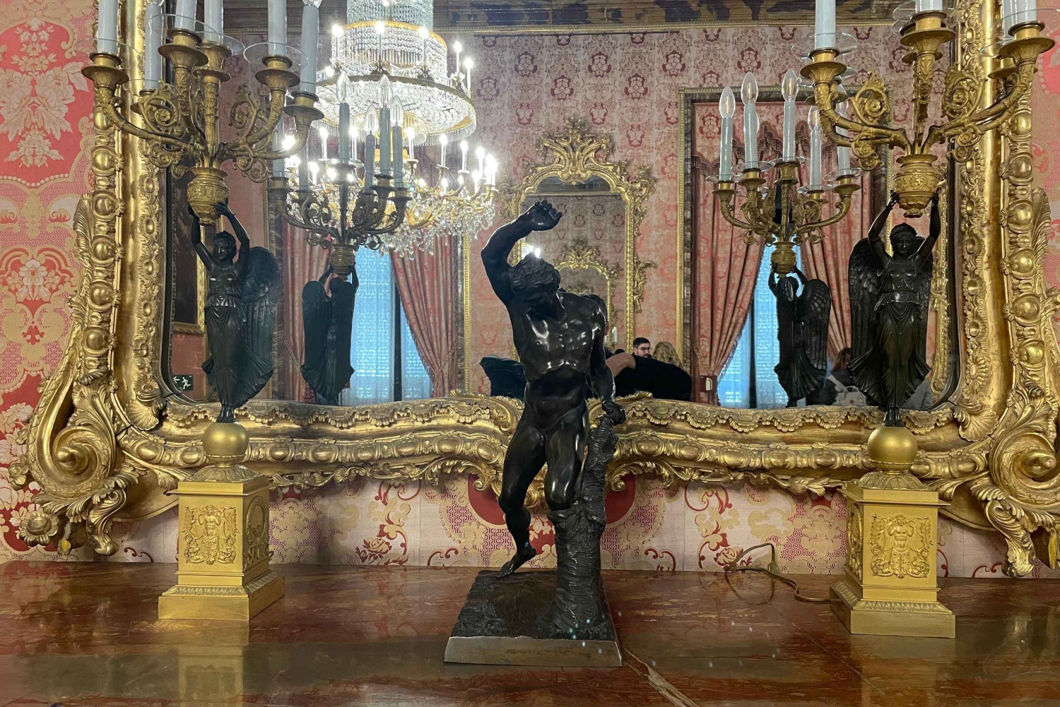 Мадрид: экскурсия по Королевскому дворцу — полуиндивидуальная или индивидуальная