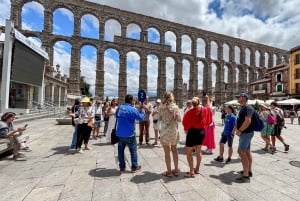 Madrid: Segovia og Ávila hele dagen med billetter til Alcázar og muren