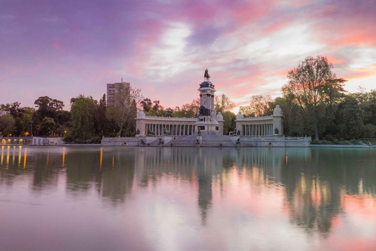 Madrid: Skip-the-line Madrid Royal Palace and Retiro Park