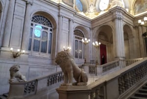Madrid: Royal Palace Guided Shared Group Tour