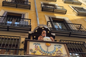 Madrid: Small Group Tour with Tapas & Drinks