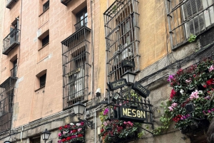 Madrid: Small Group Tour with Tapas & Drinks