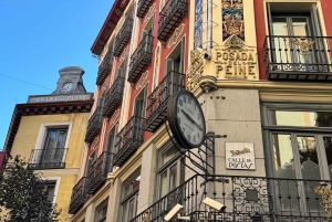 Madrid: Small Group Tour with Tapas & Drinks