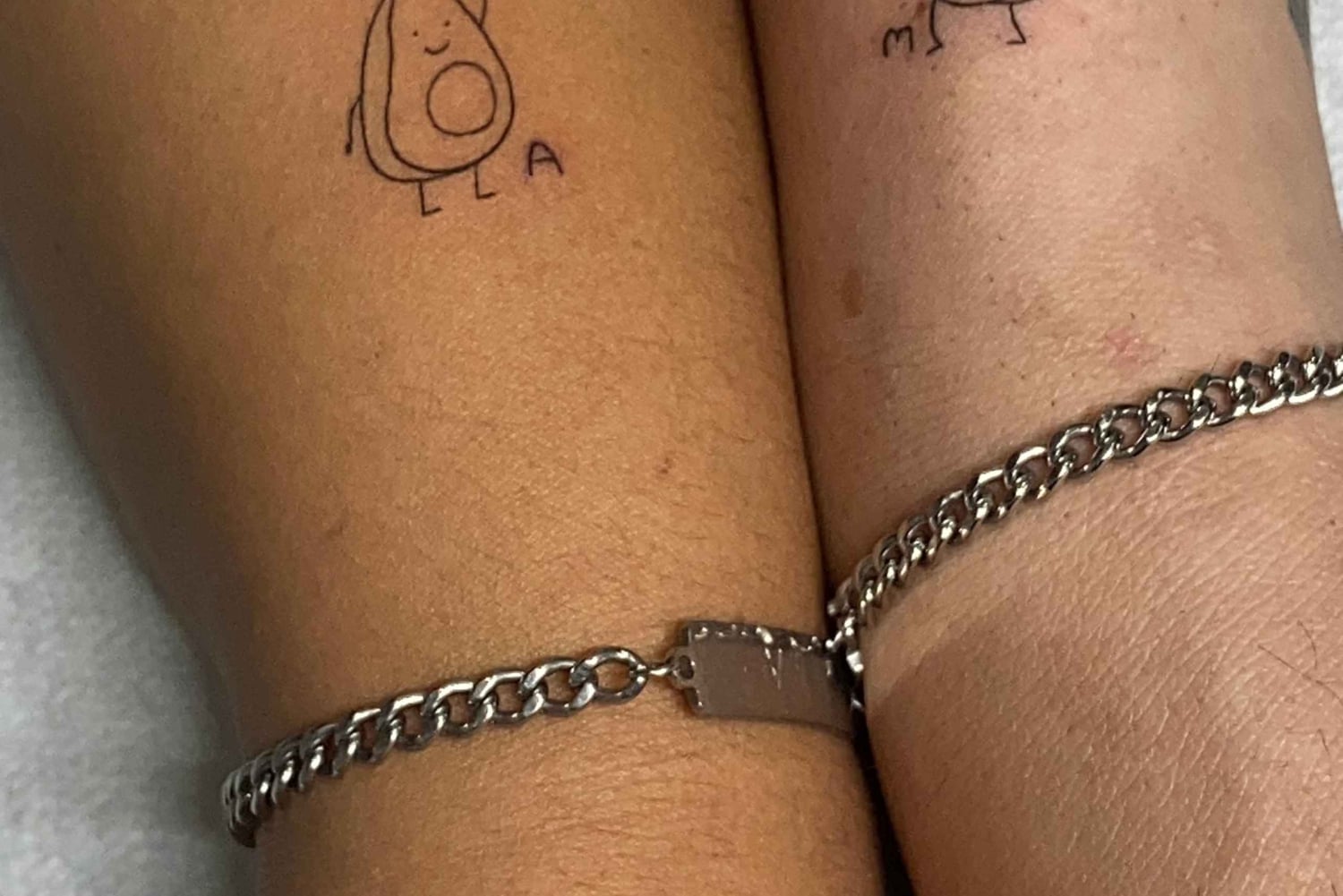 MADRID: KLEINES TATTOO IN EINEM PROFESSIONELLEN STUDIO