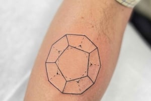 MADRID: KLEINES TATTOO IN EINEM PROFESSIONELLEN STUDIO