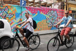 Madri: passeio de bicicleta com arte de rua