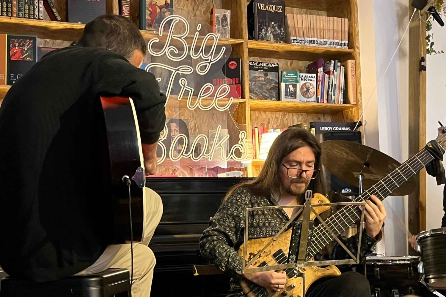 Madrid: tour del Rastro di domenica, jazz jam e tapas con birra