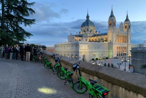 Madrid: Tour noturno e pôr do sol em bicicleta