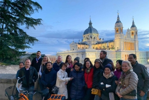 Madrid: Tour noturno e pôr do sol em bicicleta