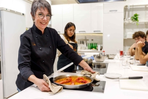 Madrid: Clase de Cocina de Tapas y Paella con un Chef Experto