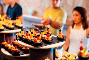 Madrid: tour de tapas y vino con visita a una azotea
