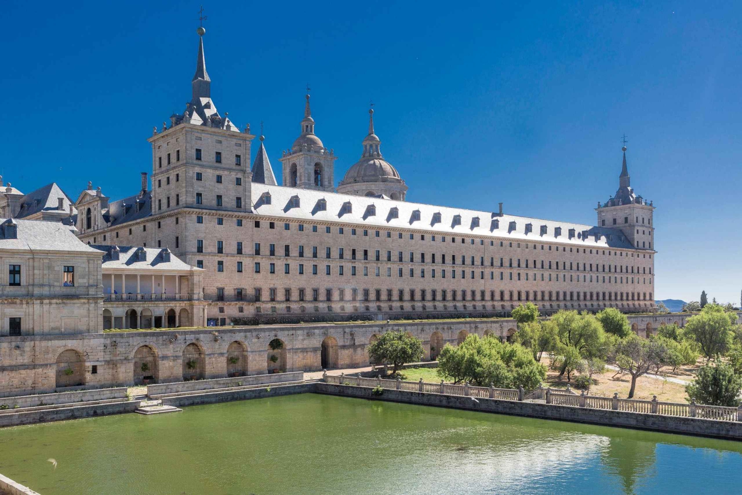Madrid: Toledo & Escorial Day Tour & Valley of Fallen