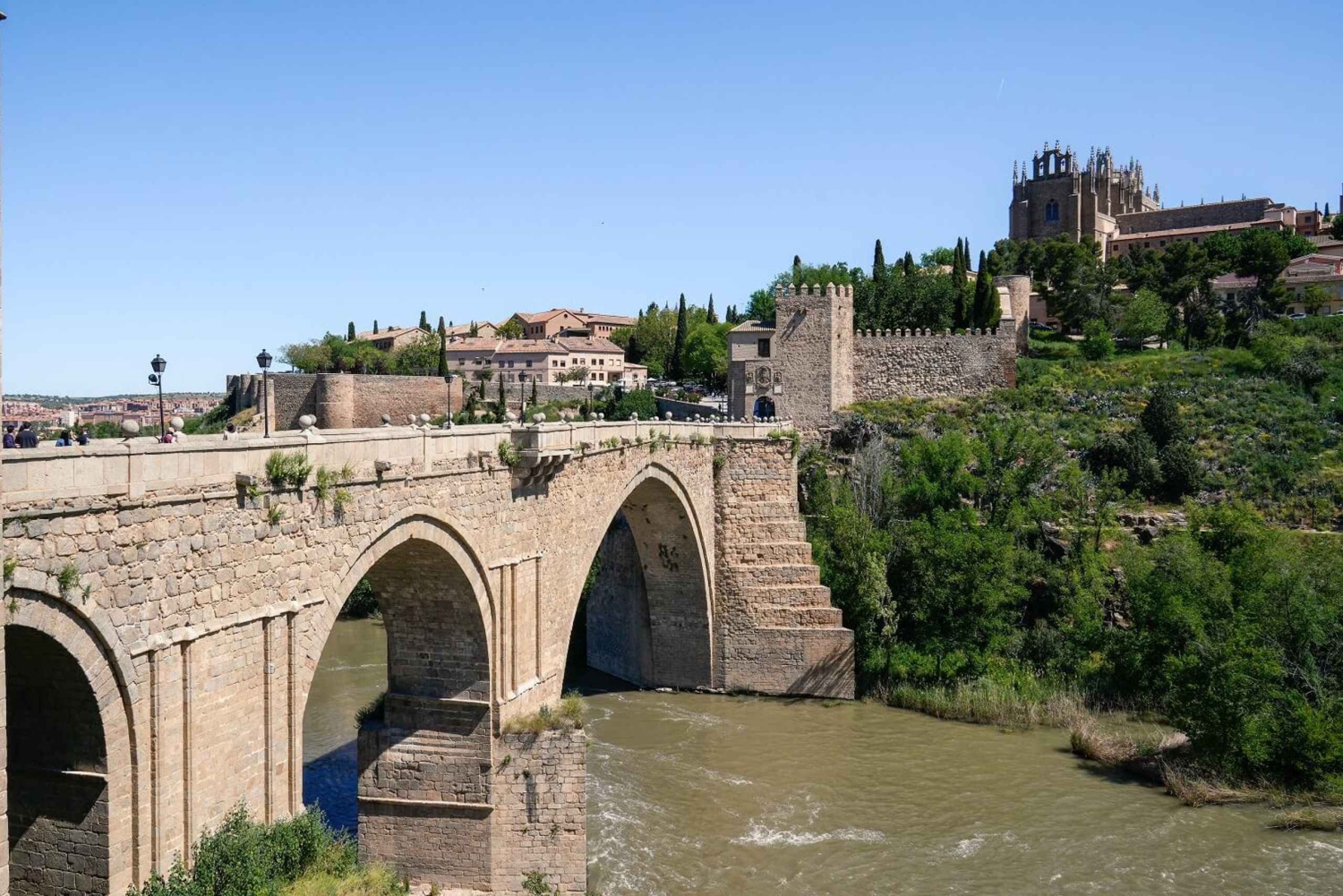 Madrid: Toledo & Escorial Day Tour & Valley of Fallen