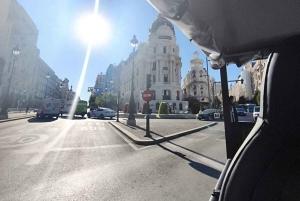 Madrid: Tur med Tuk Tuk Zero Historiska hjärtat och Gran Vía. 1 timme 15 minuter
