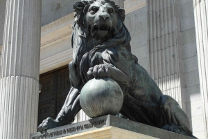 Madrid: Tur med Tuk Tuk Zero Historiska hjärtat och Gran Vía. 1 timme 15 minuter