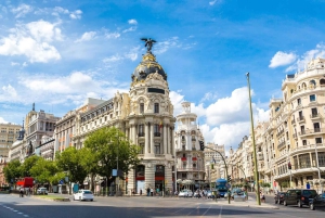 Madrid: Tur med Tuk Tuk Zero Historiska hjärtat och Gran Vía. 1 timme 15 minuter