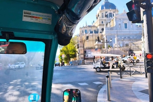 Madrid: Tuk Tuk Zero -retki historialliseen sydämeen ja Gran Vía -kadulle. 1 t 15 min
