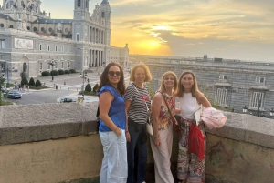 Madrid: Tuk Tuk Zero -retki historialliseen sydämeen ja Gran Vía -kadulle. 1 t 15 min