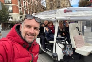 Madrid: Experiencia TukTuk Tour con Decoración de Feria Española