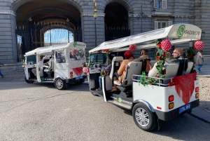 Madrid: Passeio de TukTuk com decorações de feiras espanholas