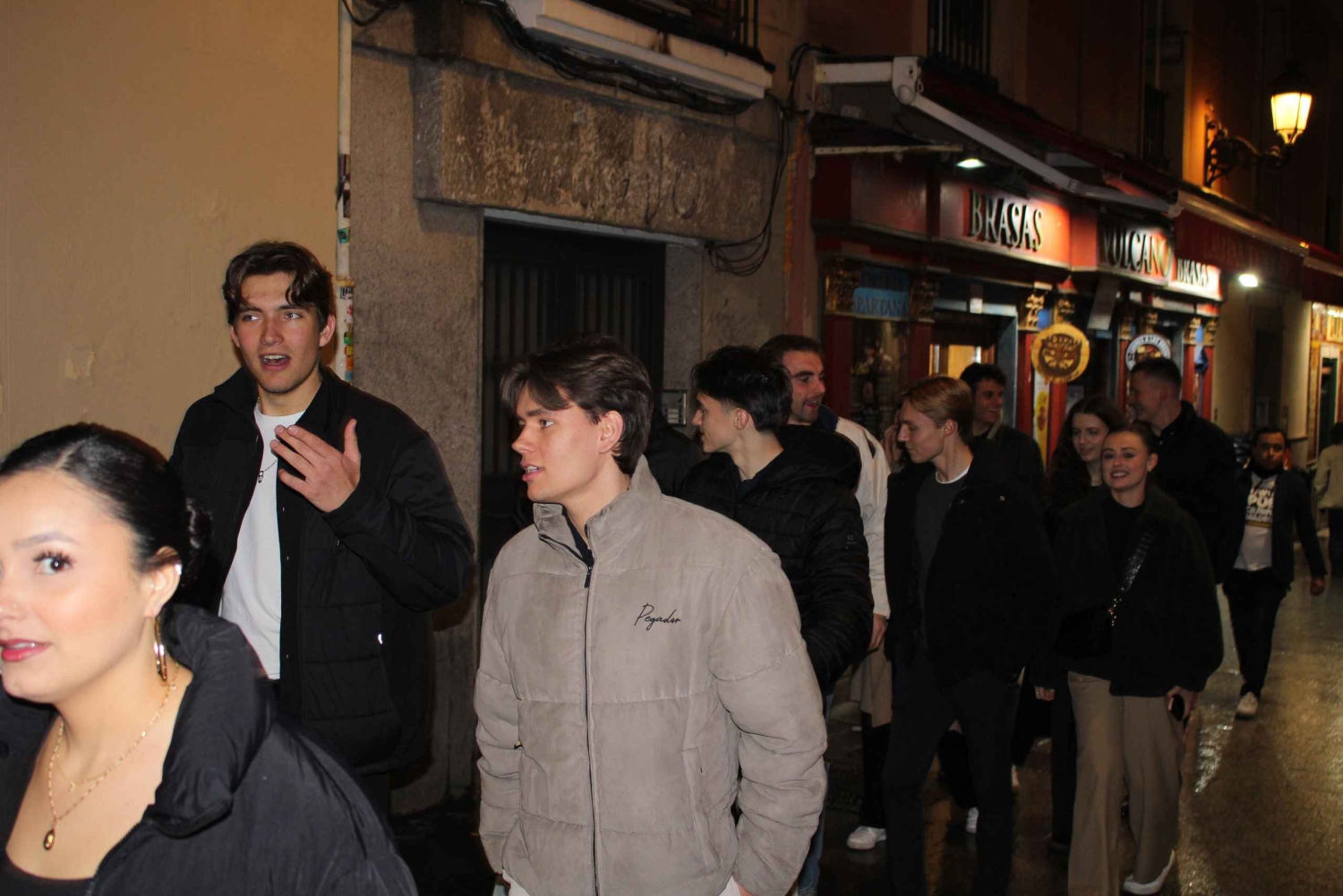 Pub crawl VIP à Madrid avec bière à volonté – Dites adieu à l'ordinaire !