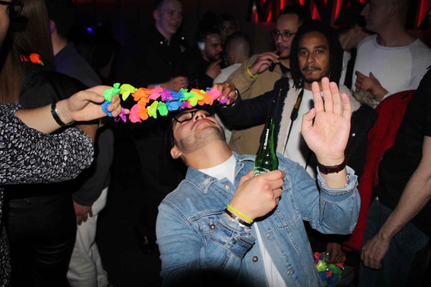 Pub crawl VIP à Madrid avec bière à volonté – Dites adieu à l'ordinaire !