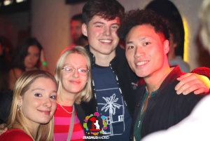 Pub crawl VIP à Madrid avec bière à volonté – Dites adieu à l'ordinaire !