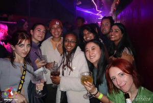 Pub crawl VIP à Madrid avec bière à volonté – Dites adieu à l'ordinaire !