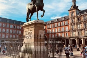 Madrid: Tour guidato a piedi di Madrid in inglese
