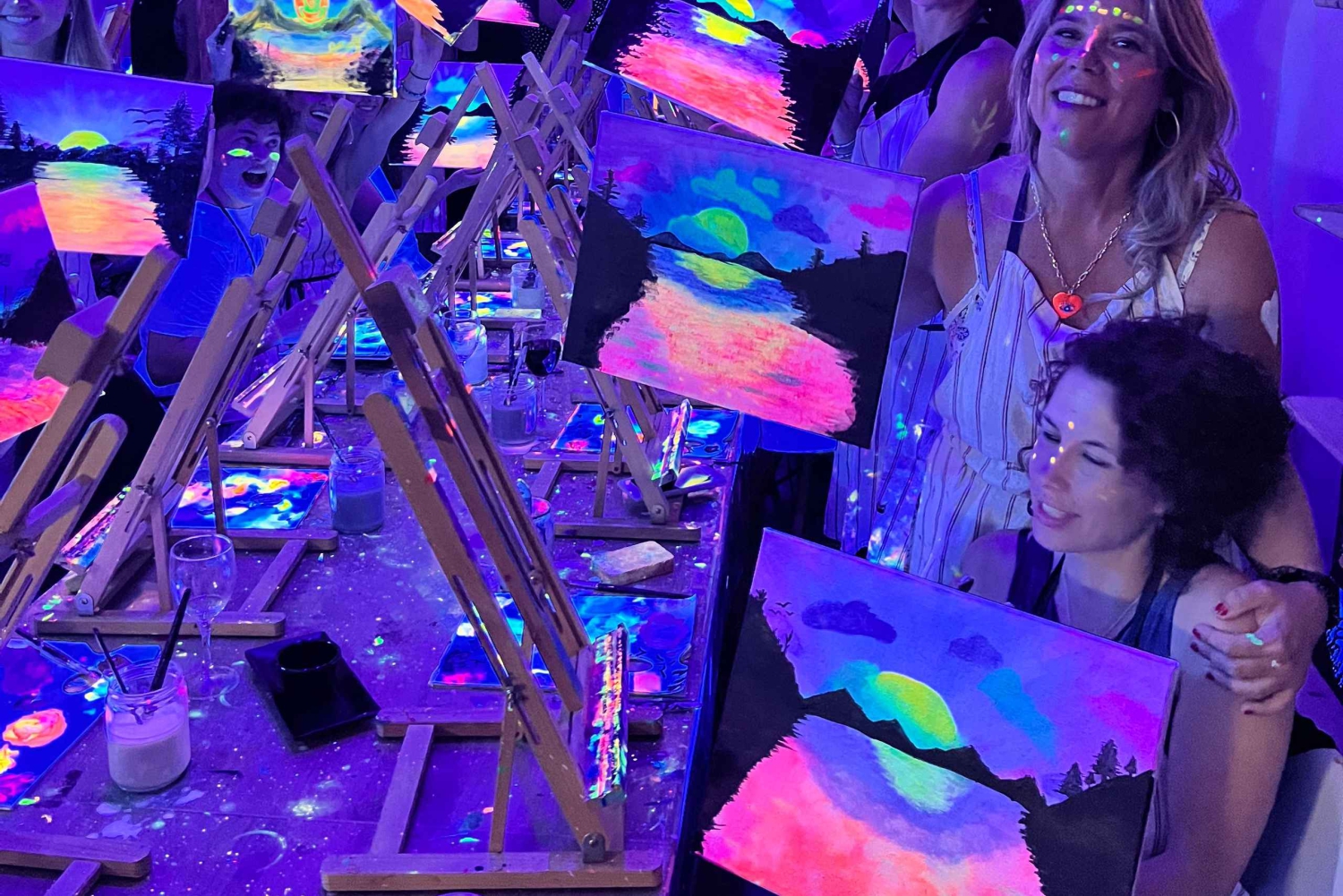 Madrid: Vin Gogh Glow Academy målar- och smuttkurser