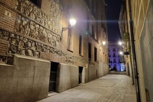 Tour notturno in tuk tuk a Madrid