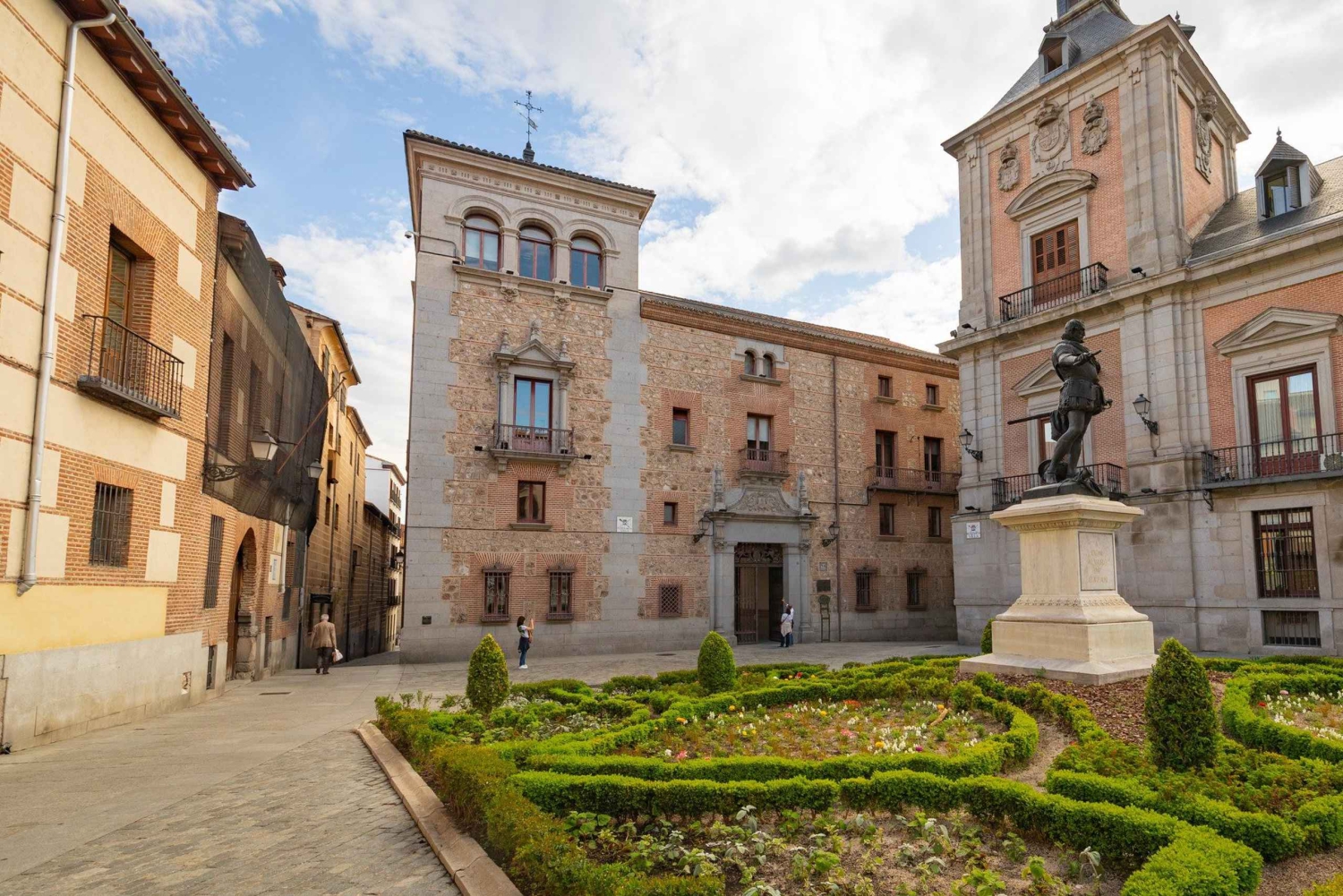 Oude wijk: Oostenrijkers, kathedraal en koninklijk paleis met lokale gidsen