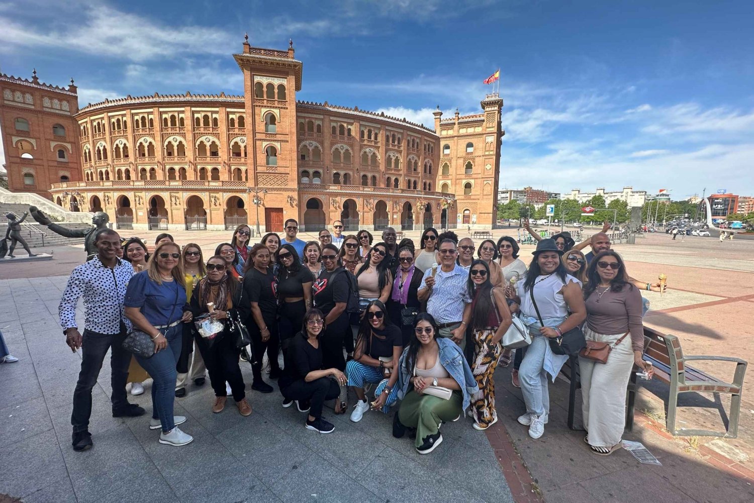 Madrid: Sightseeing Tour by Bus with Tapas Tasting & Drink
