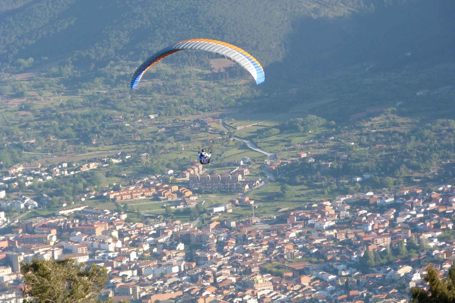 Voo duplo de parapente a partir de Madrid