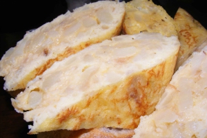 伝統的なマドリードの夜のタパスとドリンクツアー