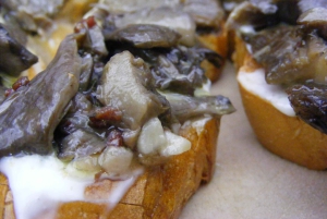 伝統的なマドリードの夜のタパスとドリンクツアー