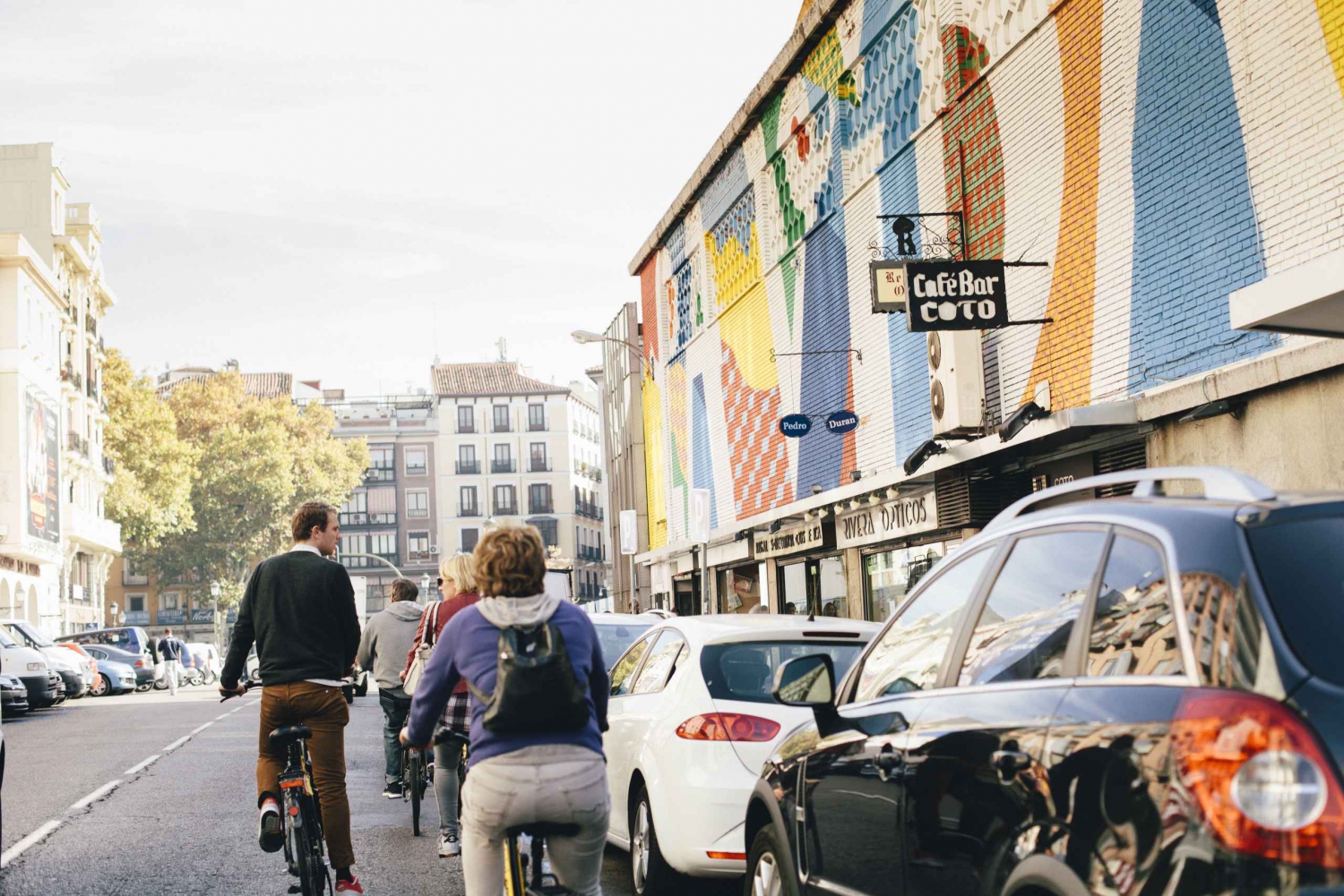 Rent a Bike in Madrid -Free phone holder and selfguided tour