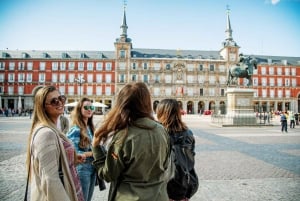 Royal Madrid Walking Tour: Palaces & Plazas