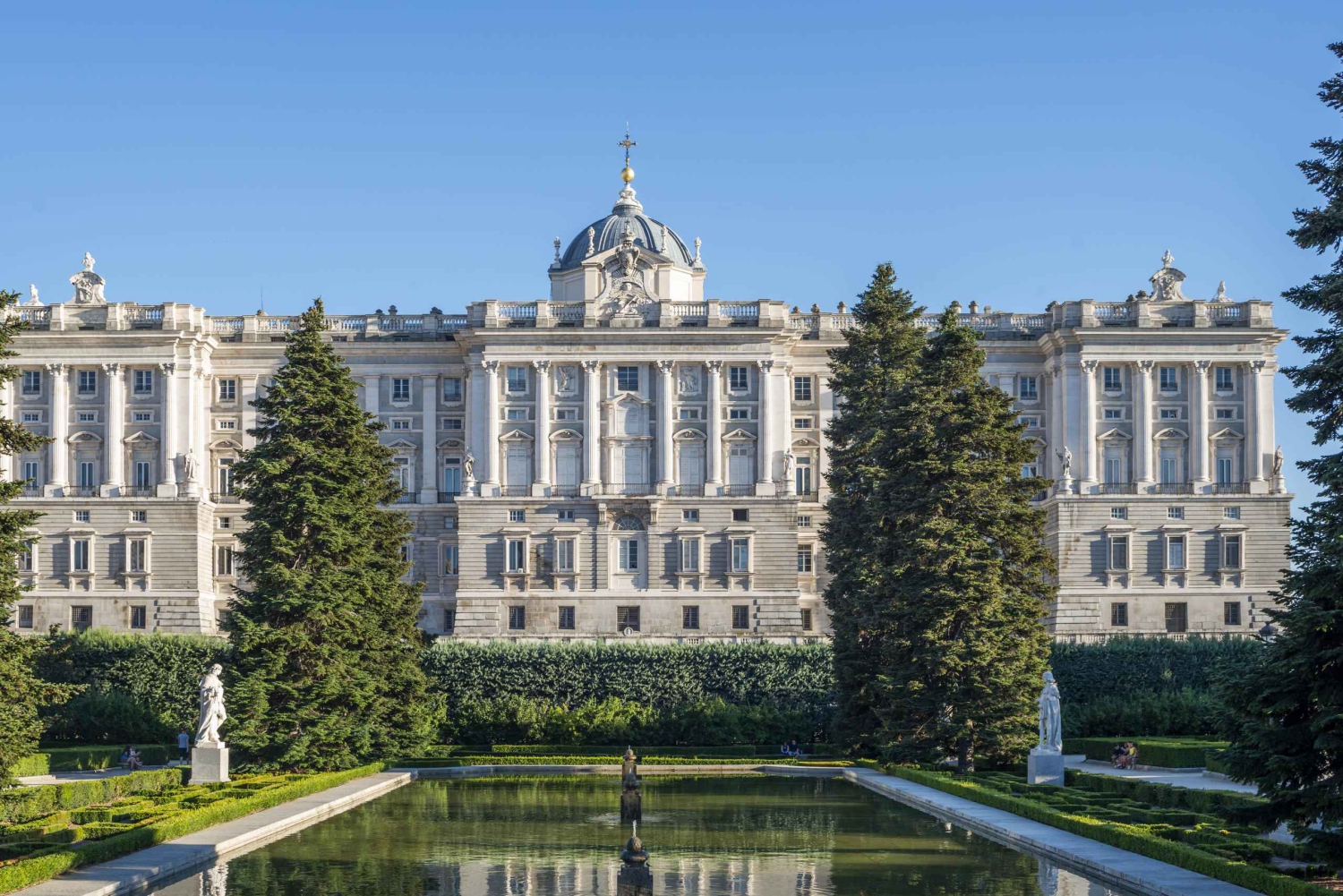 Royal Palace of Madrid: Private tour with entrance included