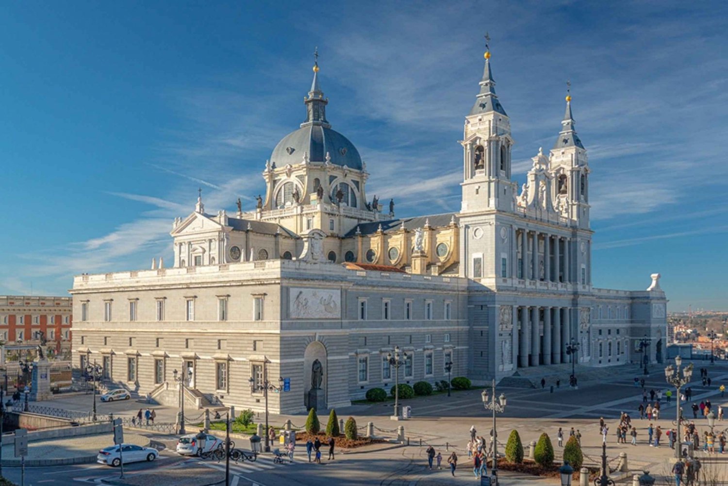 Madrid: Middag Koninklijk Paleis en Almudena Kathedraal Tour