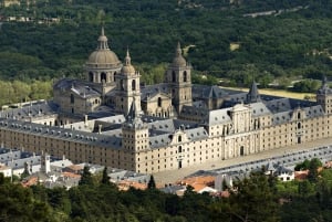 Segovia and El Escorial From Ávila With Drop Off In Madrid